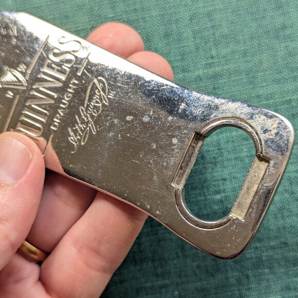 Flat metal Guinness bottle opener - Picture 5 of 9